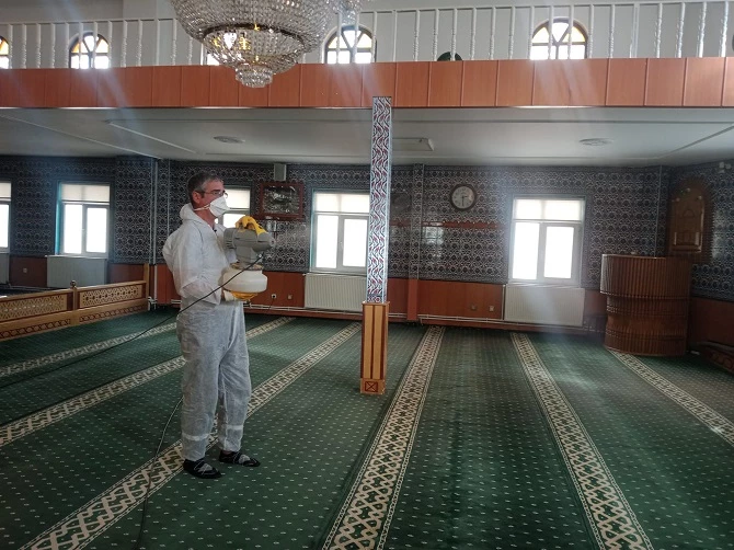 KIRIKKALE BELEDİYESİ CAMİ VE KUR’AN KURSLARINDA DEZENFEKSİYON ÇALIŞMASI BAŞLATTI