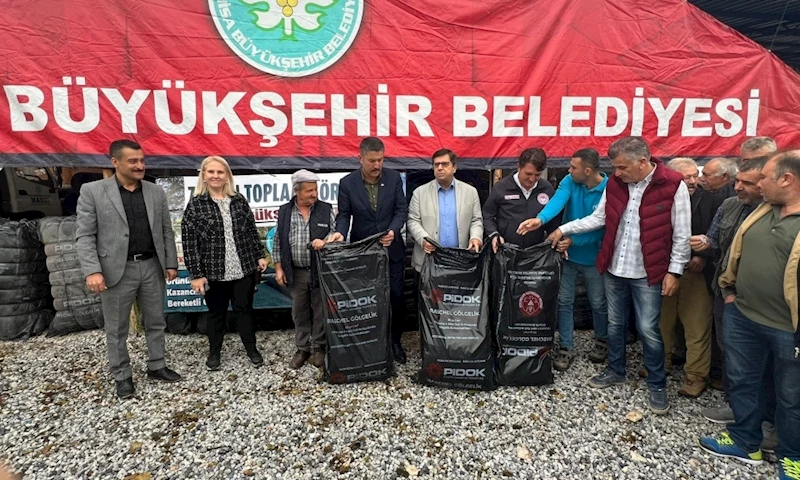 Kırkağaçlı Üreticilere Zeytin Toplama Örtüleri Dağıtıldı