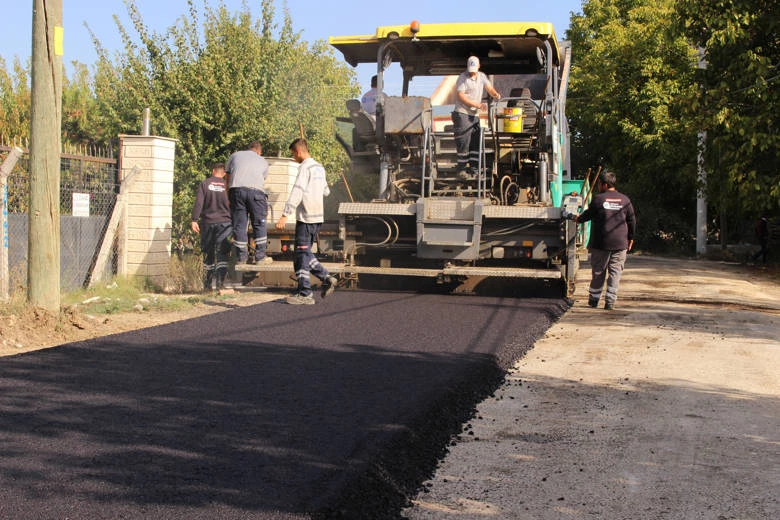 Elmalı Akçaeniş’te sıcak asfalt sevinci