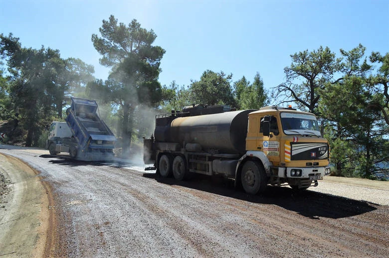 Kaş Yuvacık grup yolu asfaltlanıyor