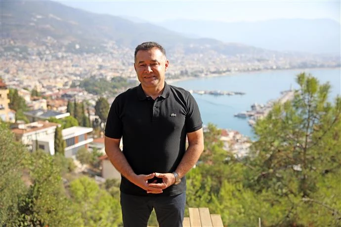 ALANYA KALESİ YAYALAŞTIRMA PROJESİ’NİN SON ETABINDA ÇALIŞMALAR SÜRÜYOR - BAŞKAN YÜCEL: “TELEFERİK İLE KALEYE ÇIKAN ZİYARETÇİLER KESİNTİSİZ MUHTEŞEM BİR PARKURLA KIZILKULE’YE ULAŞABİLECEK”