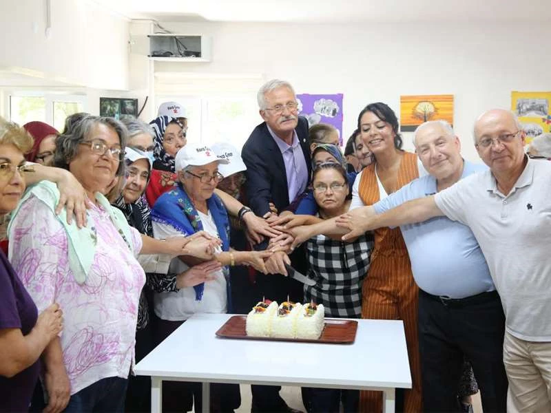 KOCA ÇINARLAR YAŞLILAR GÜNÜNÜ KUTLADI