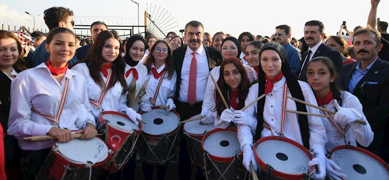 BAKAN TEKİN, İSTANBUL BOĞAZI