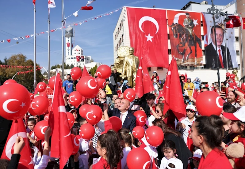 Keçiören’de 100. yıl coşkusu yürüyüş ve havai fişek gösterileriyle devam edecek