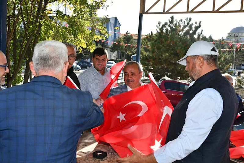 İscehisar’da Yer Gök Bayrak