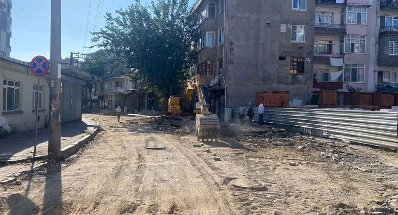 Yenidoğan Derince Caddesi’nin çehresi değişiyor