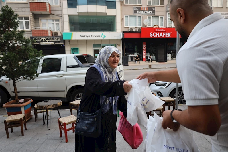 İZMİT BELEDİYESİ’NDEN EMEKÇİLERİN YÜZÜNÜ GÜLDÜREN İKRAM