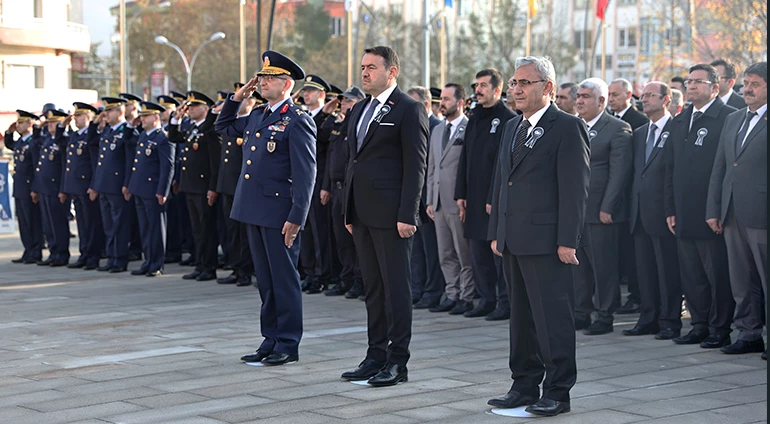 GAZİ MUSTAFA KEMAL ATATÜRK MİNNETLE ANILDI