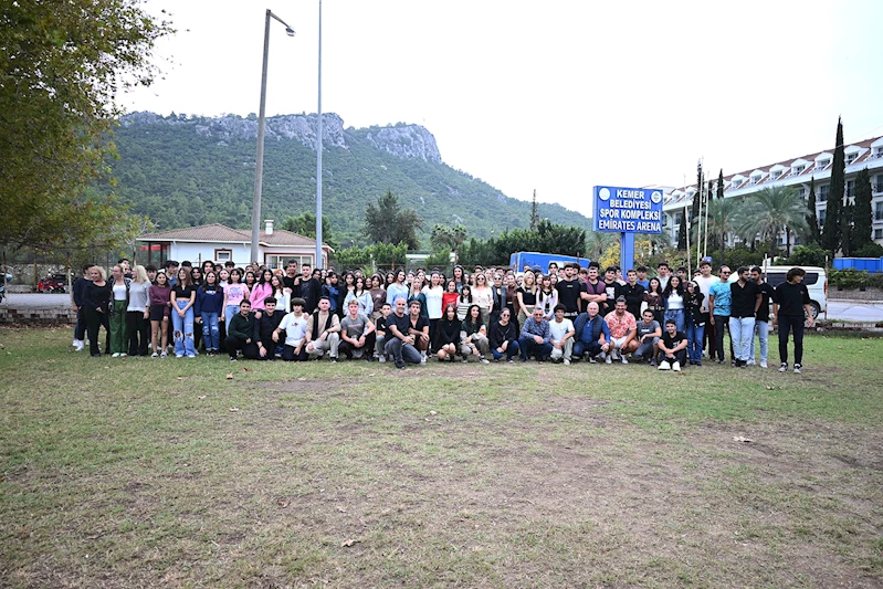 Başkan Topaloğlu’ndan öğrencilere mangal partisi