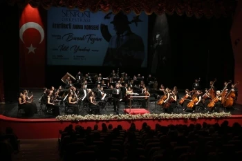 ESKİŞEHİR’DE SENFONİ ORKESTRASI’NDAN 10 KASIM’A ÖZEL ANLAMLI KONSER