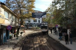 VATAN CADDESİ’NDEKİ 40 YILLIK DEĞİŞİMDE ASFALTA HAZIRLIK BAŞLADI