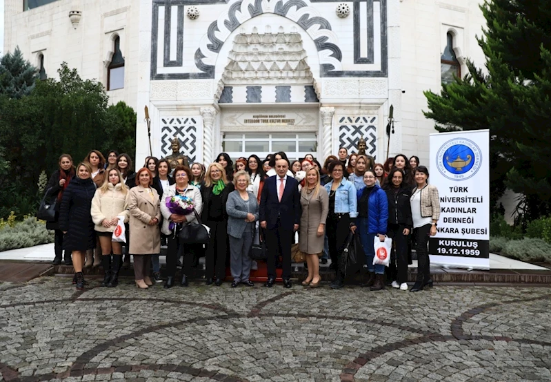 Üniversiteli kadın öğrenciler Estergon Kalesi’nde misafir edildi