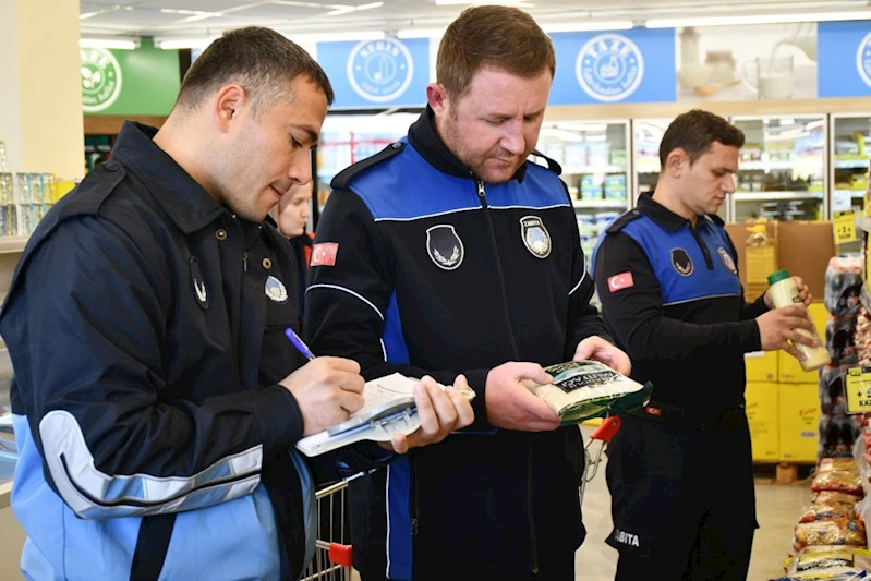 Zabıta Ekiplerimiz Zincir Marketlerde Denetim Yaptı