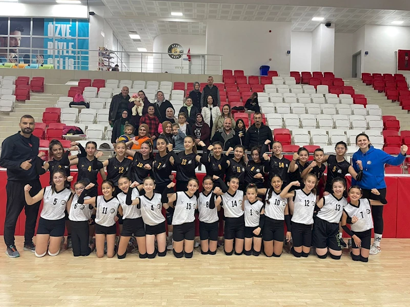 BES MİDİ KIZ VOLEYBOL TAKIMI VOLEYBOL MİDİ KIZLAR BİLECİK ŞAMPİYONASI’NDA NAMAĞLUP ŞAMPİYON OLDU