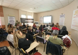 Buca’da şiddete karşı farkındalık yaratıldı