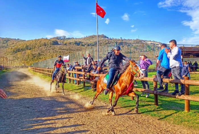 ÜNYE’DE CUMHURİYET’İN 100. YILINDA RAHVAN RÜZGÂRI ESTİ