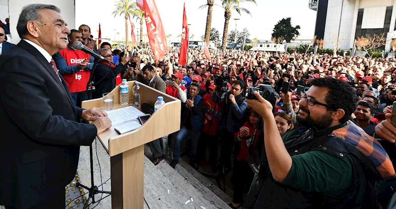 Toplu Sözleşmeye Davullu Zurnalı Kutlama