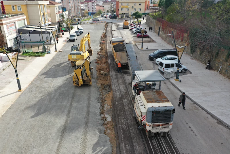 Belediye ekipleri Mevlana Caddesi’nde çalışıyor