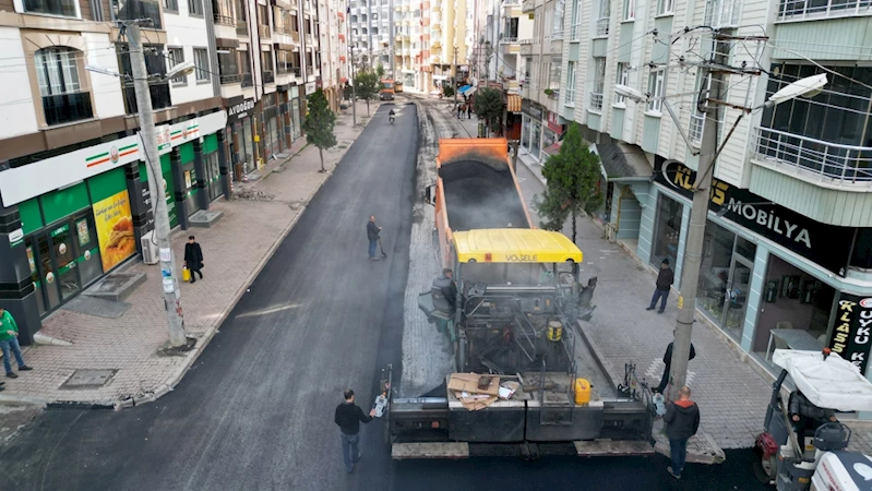 Bafra’da yollar sıcak asfalt ile kaplanıyor