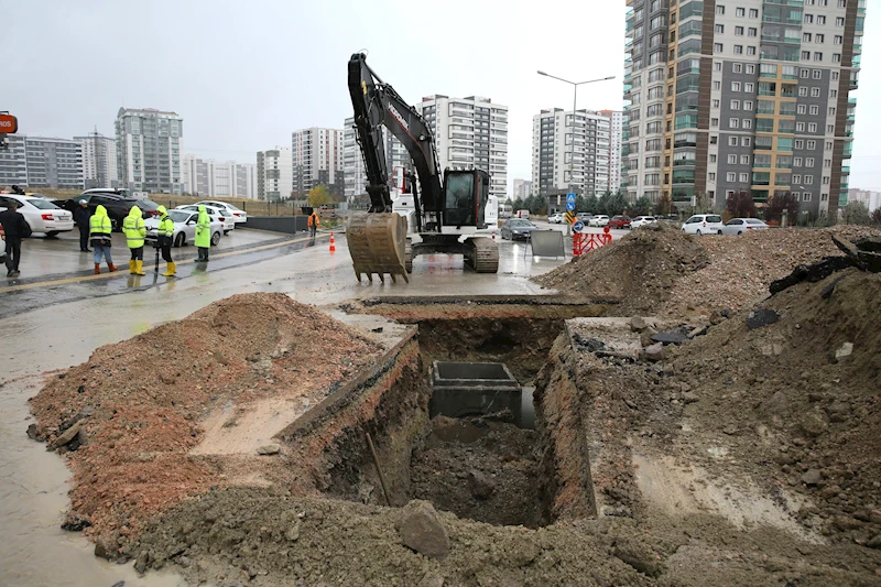 ASKİ’DEN GÖKSU VE SUSUZ MAHALLELERİNE YATIRIM: 2. İNÖNÜ VE HİSAR CADDESİ’NİN SEL SORUNU TARİH OLACAK