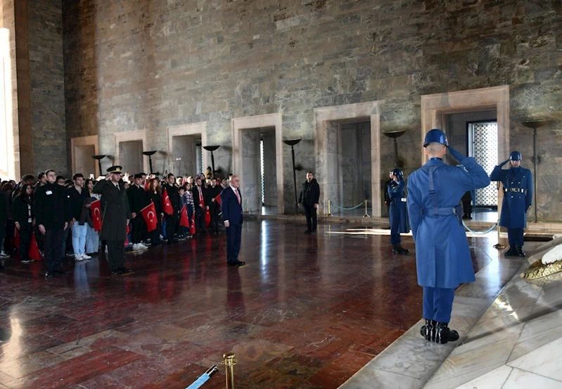 Başkan Altınok Anıtkabir’i ziyaret etti