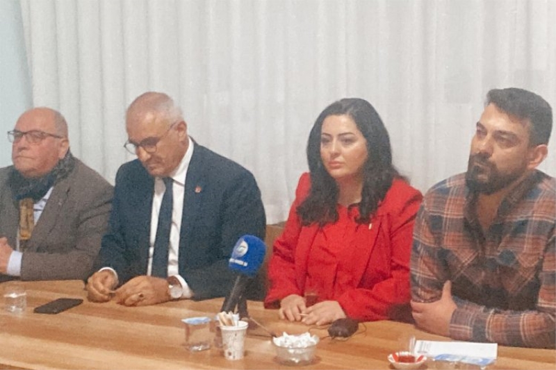 Gazeteci yazar Özge Demir CHP