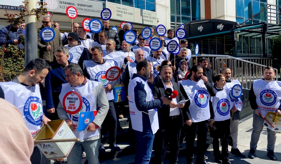 Eğitim Bir-Sen Milli Eğitim Müdürünü Protesto Etti (GÖRÜNTÜLÜ HABER)