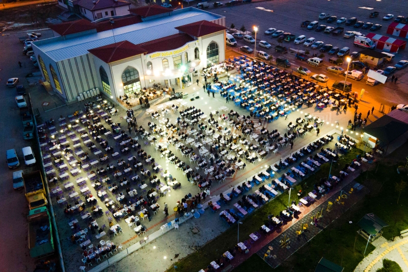 Ramazan paylaşmaktır, paylaşmak ise ibadettir.