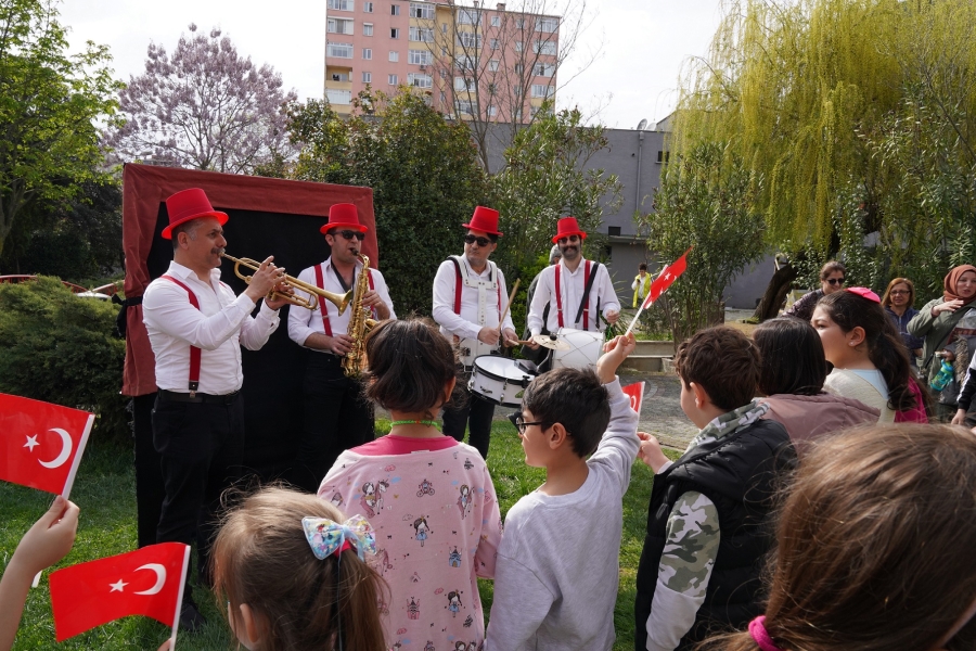 Beylikdüzü’nde 23 Nisan Kutlamaları Başladı 