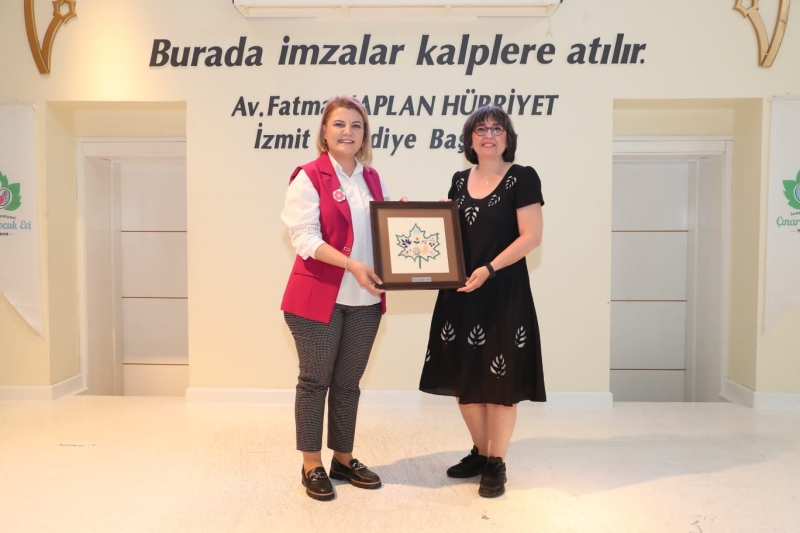 YEŞİLOVA ÇINAR ÇOCUK EVİ İKİNCİ MEZUNLARINI VERDİ