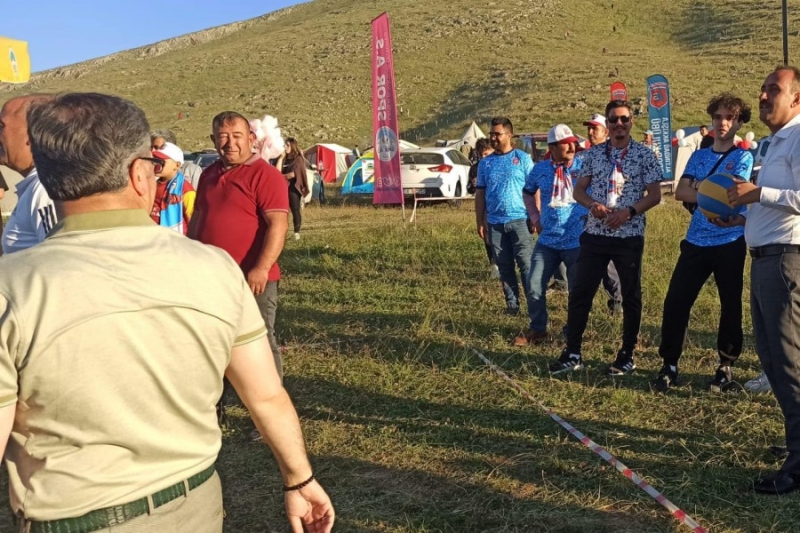 Belediye Başkanımız Av. Mustafa İlmek Akkışla ilçesinde düzenlenen Yoğurt ve Kilim Festivaline