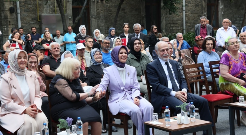 Aile ve Sosyal Hizmetler Bakanımız Göktaş, Darülaceze ve Huzurevi Sakinleriyle Bayramlaştı