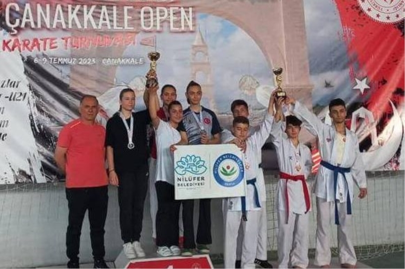 Nilüferli sporcular Karate Turnuvası’ndan ödülle döndü