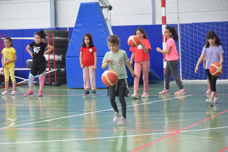 BASKETBOL KURSUNA YOĞUN İLGİ