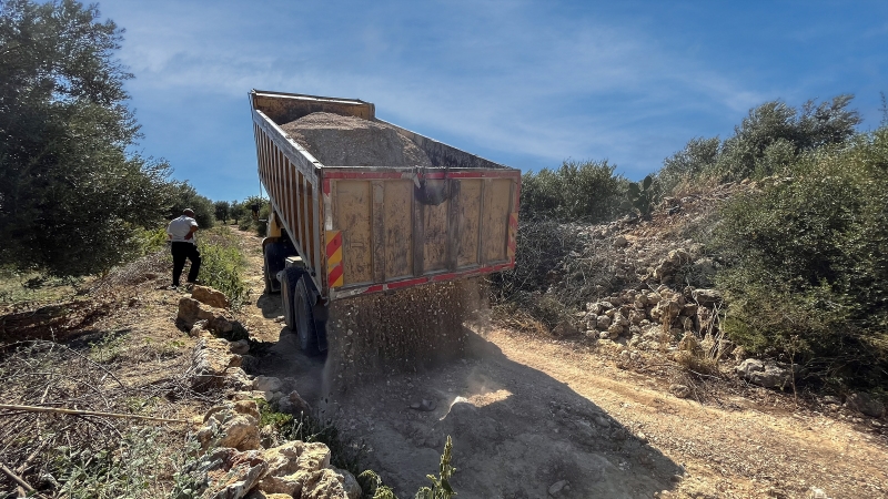 TARSUS’TA KIRSAL MAHALLELERDE SORUNLAR BİR BİR ÇÖZÜLÜYOR