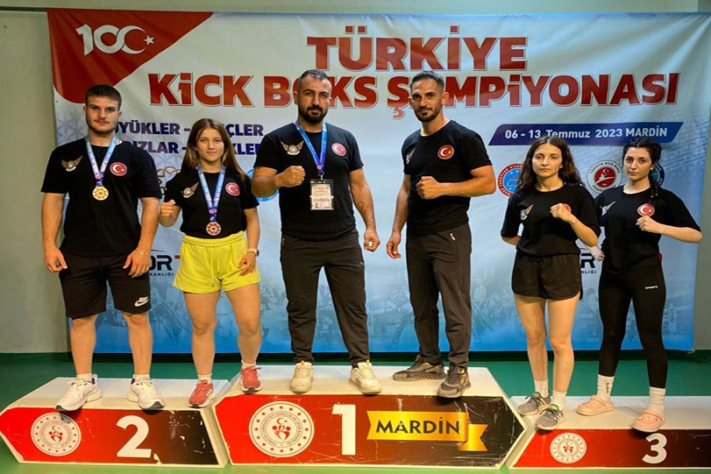 Yenimahalle Kick Boksta 4’te 4 yaptı