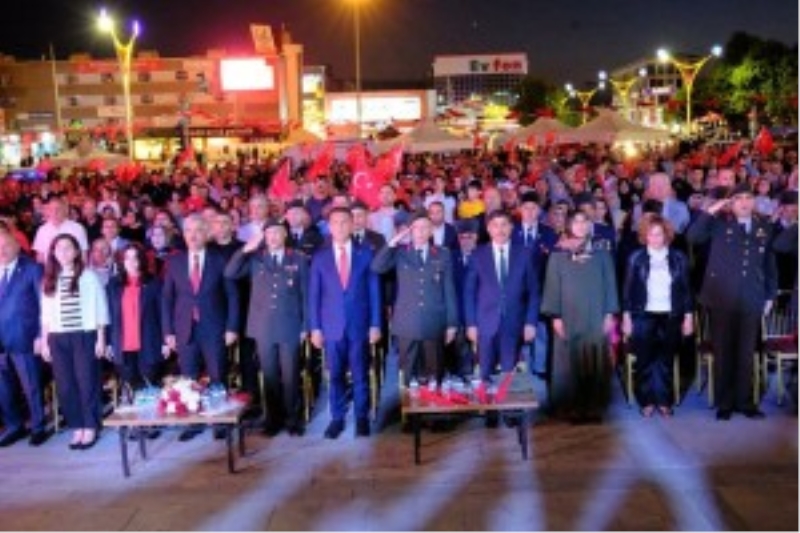 15 Temmuz Demokrasi ve Milli Birlik Günü dolayısıyla Cumhuriyet Meydanı