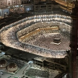 Türk fotoğrafçının Kabe fotoğrafları dünya basınında