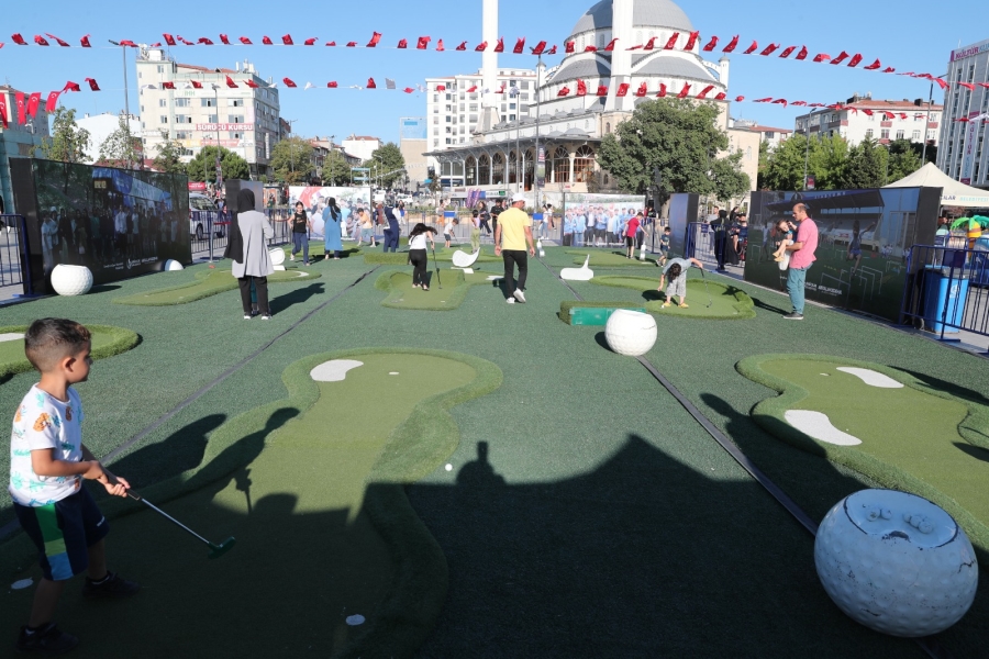 Bağcılarlılar Mini Golf keyfi yaşıyor 