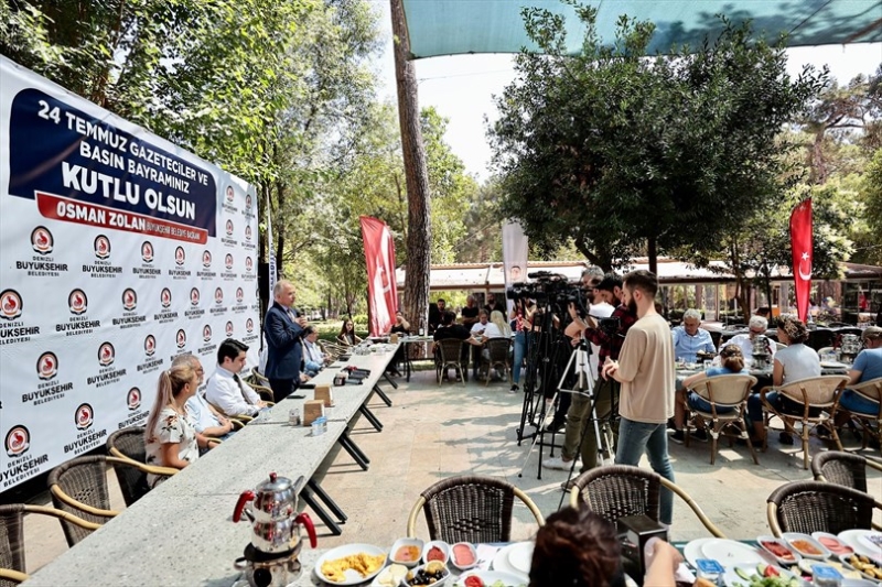 Başkan Osman Zolan basın çalışanları ile buluştu