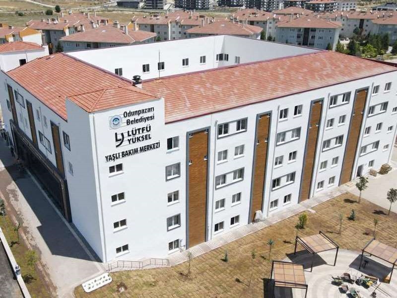 ODUNPAZARI BELEDİYESİ LÜTFÜ YÜKSEL YAŞLI BAKIM MERKEZİ SALI GÜNÜ AÇILIYOR