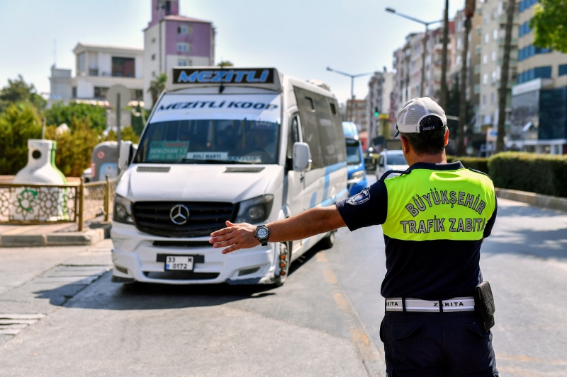 Büyükşehir Zabıta Ekipleri Vatandaşların Sağlıklı Bir Yolculuk Yapması İçin Teyakkuzda