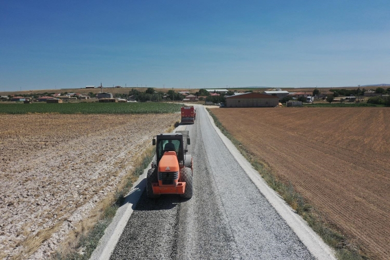 KARATAY’IN YOLLARI DAHA KONFORLU VE GÜVENLİ HALE GELİYOR