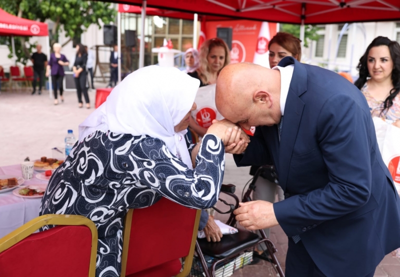 Gönül Köşkü Huzurevi’nde bayram kutlaması