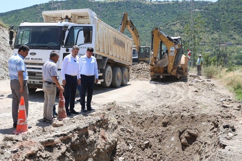 TOKAT BELEDİYESİ ALTYAPI VE ÜSTYAPI EKİPLERİNDEN BAYRAM DÖNÜŞÜ HUMMALI ÇALIŞMA