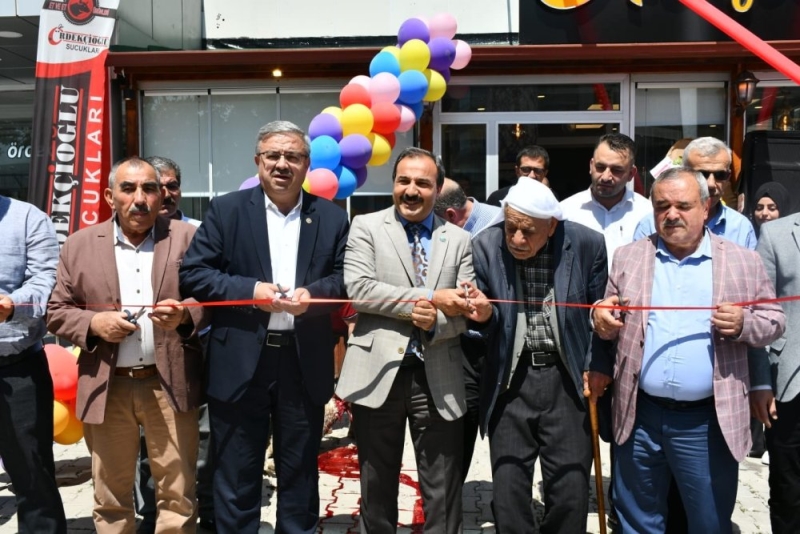 Baskan Şahin, İlçemizde İkamet Eden Depremzede Künefe Ustasının İşyeri Açılışına Katıldı