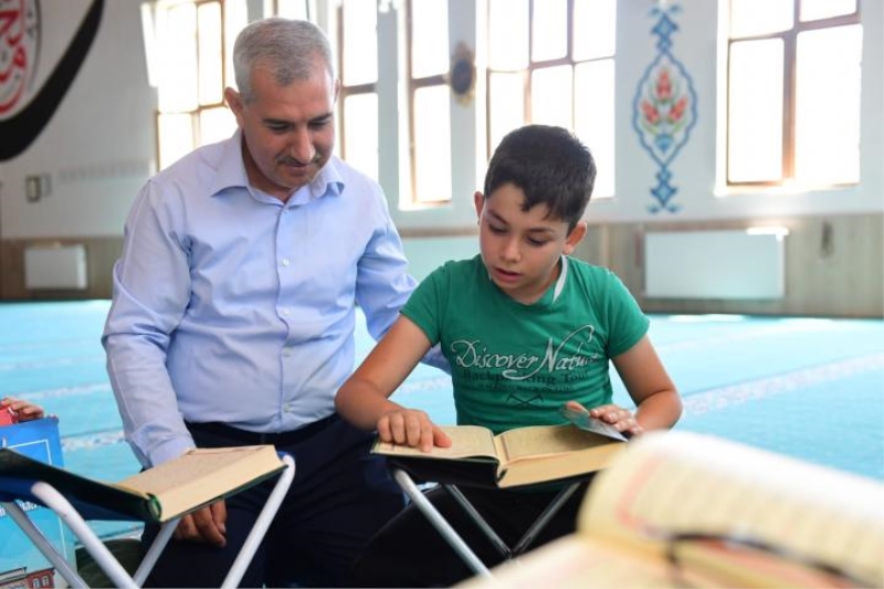 “Çocuklarımızı İlim ve İrfanla Donatıp, Güzel Ahlakla Büyütelim”