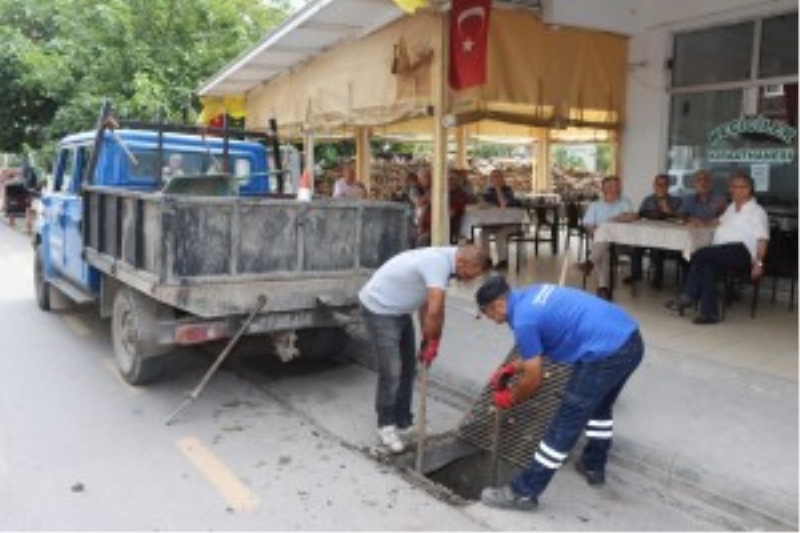 MENFEZ, MAZGAL VE YAĞMUR SUYU HATLARI TEMİZLENİYOR