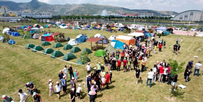 25 İLDEN 300´Ü AŞKIN MİSAFİRİMİZ BABA ÇOCUK KAMPINDA BULUŞTU