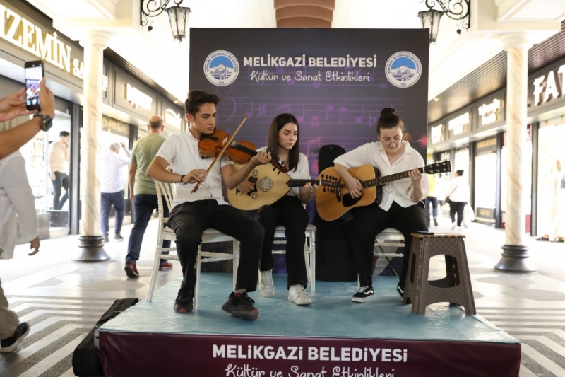 MELİKGAZİ SOKAK KONSERLERİ BAŞLADI